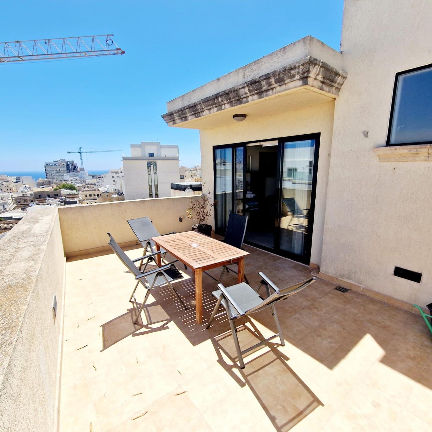 Spacious Central Sliema Penthouse Apartment Ngoại thất bức ảnh